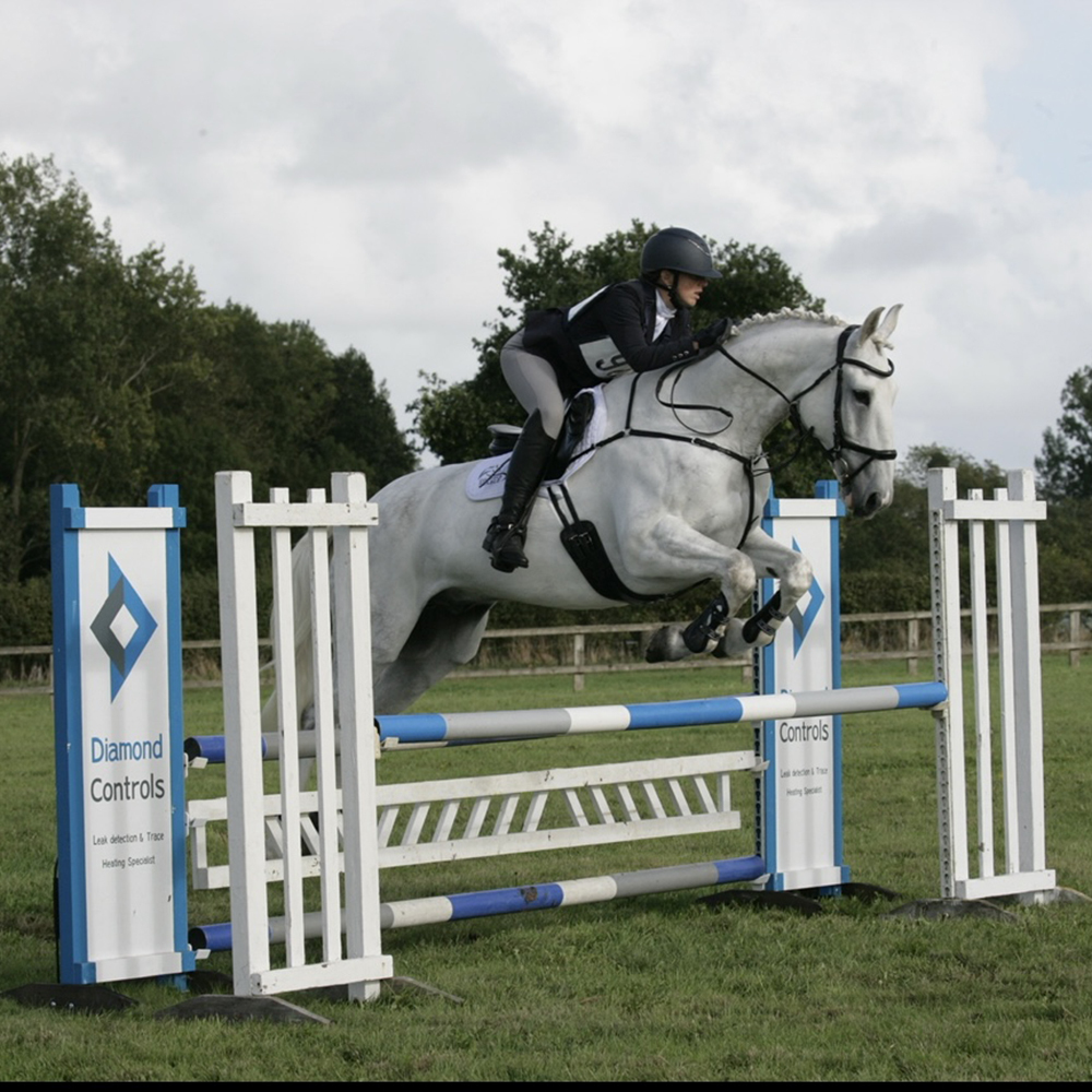 Jess Maye life_on_the_buckle jumping her horse Jimmy 