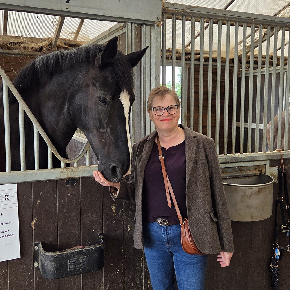 Country & Stable visit the Mounted Police 
